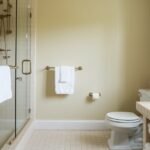 Comment déboucher une douche : astuces efficaces et faciles
